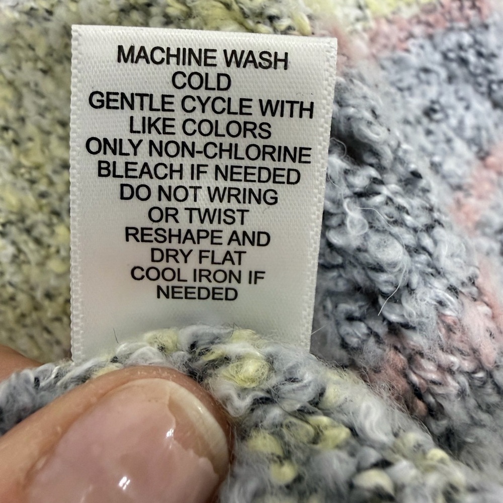 Sincerely Jules Floral Knit Sweater in Gray and Cream - Picture 5 of 5